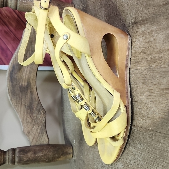 FRYE heeled sandle size 9 - Picture 8 of 9